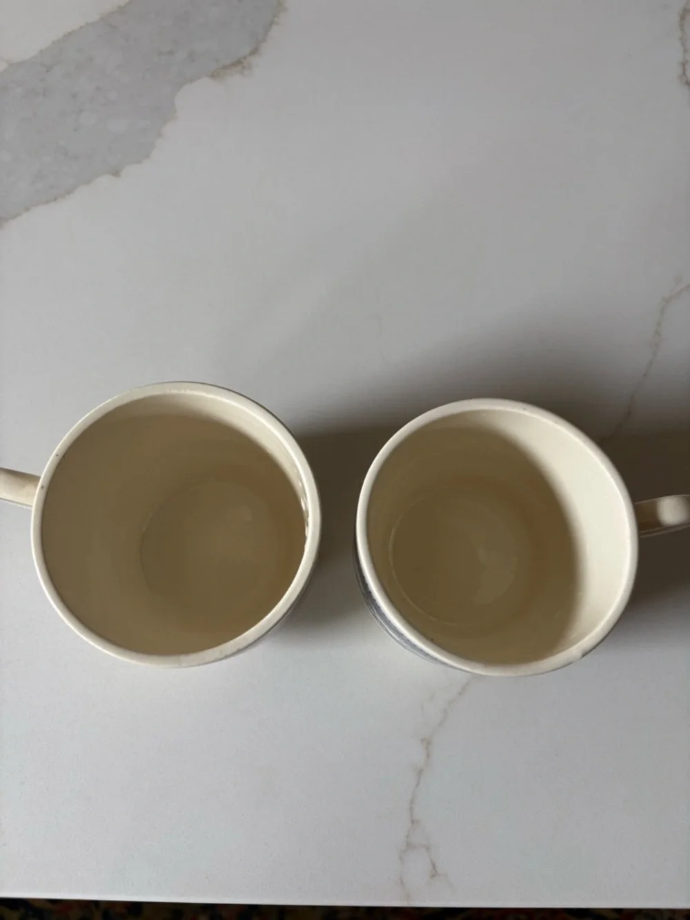 Blue Willow Pattern Ceramic Mugs - Ivory and Blue, Set of 2 Vintage VGUC - Picture 2 of 6